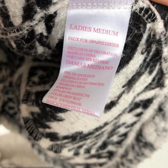 Tribal Printed Black & White Sherpa 3/4 Zip - Picture 7 of 8